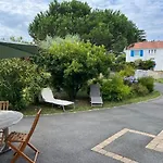 Location Saisonniere Plain-pied 4 A 6 Pers Prefailles, 100m De La *