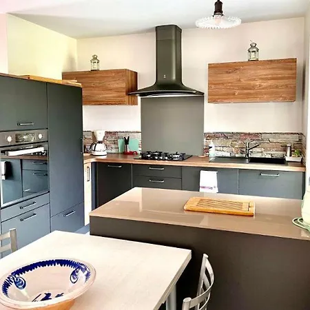 Vakantiehuis Location Saisonniere Plain-pied 4 A 6 Pers Prefailles, 100m De La