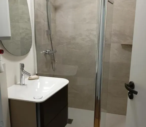 Location Saisonniere Plain-pied 4 A 6 Pers Prefailles, 100m De La Holiday home *