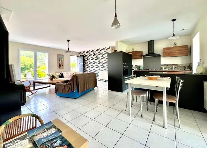 Location Saisonniere Plain-pied 4 A 6 Pers Prefailles, 100m De La Holiday home *