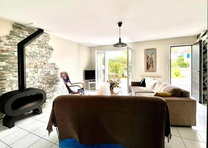 Location Saisonnière Plain-pied 4 à 6 Pers Prefailles, 100m De La Préfailles